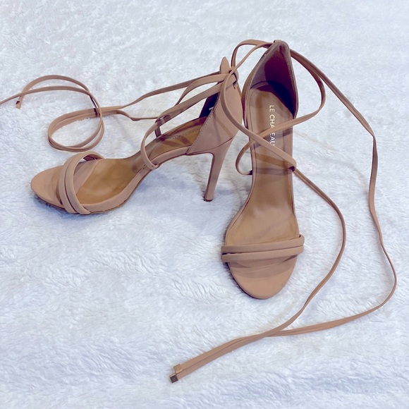 Le château stilettos - Picture 1 of 2